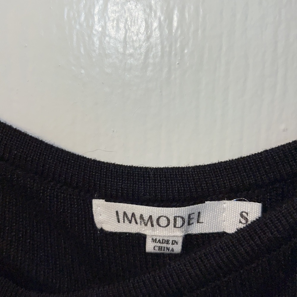 Black Crop Tank - Picture 3 of 3